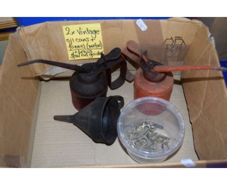 Mixed Lot: Vintage oil cans and other items