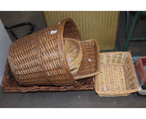 Mixed Lot: Various vintage baskets