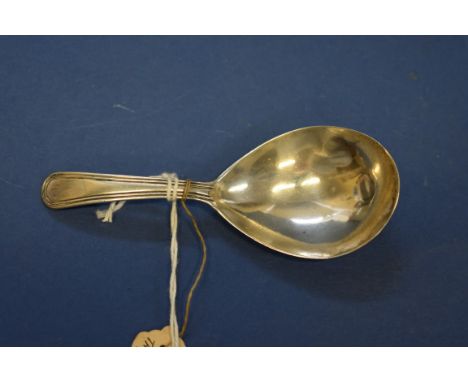 A George lll silver thread pattern caddy spoon, by Thomas Wallis, London 1803, 10.8g.