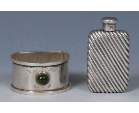 A Victorian silver rounded rectangular scent bottle, diagonally fluted overall, screw-fitting bun shaped cover, 6cm long, Sam