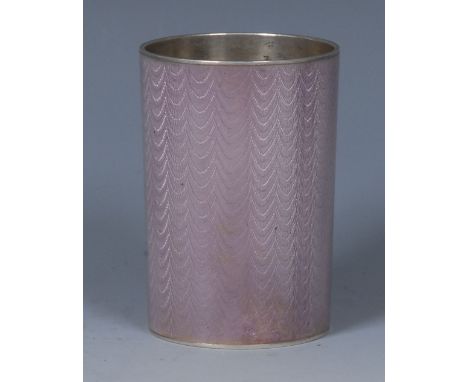 A Russian silver and guilloche enamel cylindrical vodka cup, engine turned and decorated in tones of mauve, gilt interior, 6c