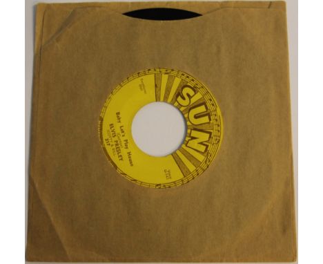 SUN 217 - ELVIS PRESLEY - BABY LET'S PLAY HOUSE - Sun 217 brings us this clean 1955 release with Elvis and Scotty & Bill c/w 