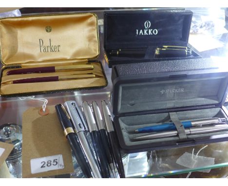 A collection of pens, to include a cased Parker 51 M fountain pen and 'Jotter' ballpoint pen with lids marked '1/10 12ct R. G