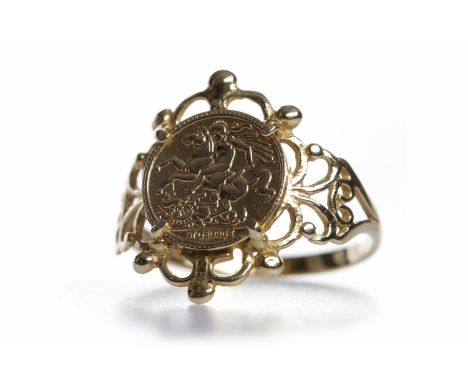 REPLICA MINIATURE SOVEREIGN RINGthe replica sovereign 10mm diameter, the ring in nine carat gold, size K, 1.6g