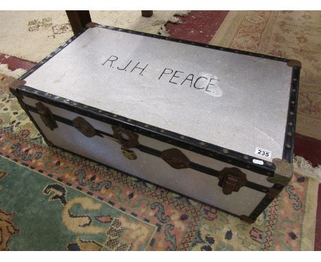 Aluminium travel trunk