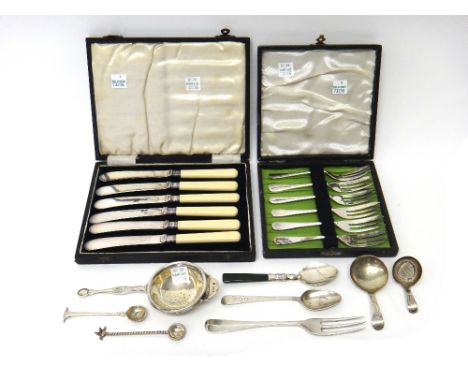 Silver and silver mounted wares, comprising; a George III small tea caddy spoon, Birmingham 1799, a larger tea caddy spoon, p