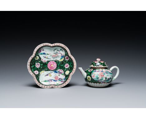 Full title: A Chinese famille rose teapot and cover on stand, YongzhengDescription:L.: 15,5 cm - H.: 9 cm (the teapot)Dia.: 1