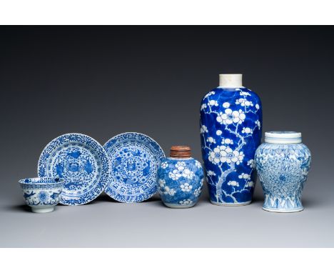 Full title: Three Chinese blue and white vases, a cup and two saucers, Kangxi and laterDescription:H.: 25,5 cm (the tallest v