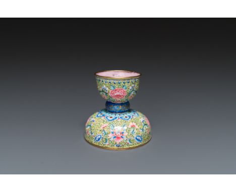Full title: A rare Chinese yellow-ground Canton enamel spittoon, QianlongDescription:Dia.: 9,5 cm - H.: 9 cmCondition reports