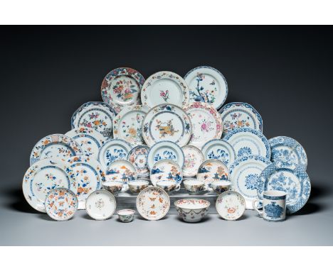 Full title: An extensive and varied collection of Chinese porcelain, Yongzheng/QianlongDescription:Dia.: 23,5 cm (the largest