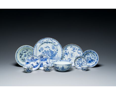 Full title: Eleven Chinese blue and white porcelain wares, Ming to 19th C.Description:Dia.: 27,5 cm (the largest dish)Dia.: 1