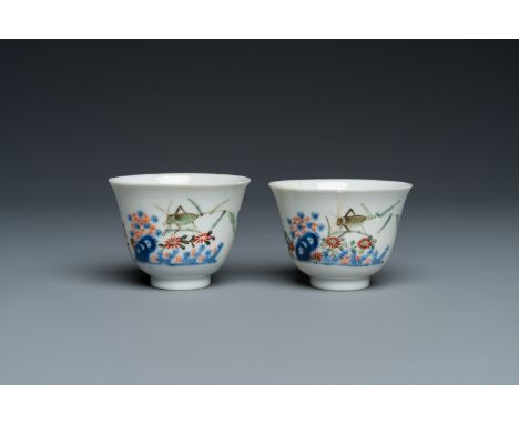 Full title: A pair of Chinese famille verte 'grasshopper' teacups, Kangxi mark but probably laterDescription:Dia.: 6,3 cm - H