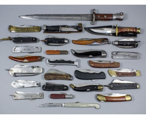 A collection of twenty-six knives including an example by J.Rodgers & Sons of Norfolk Street, Sheffield, with 3.75ins blade, 