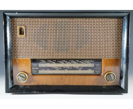 A Cossor Melody master model 523 valve radio