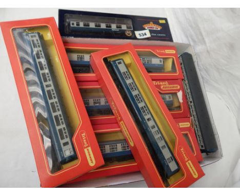 TRIANG 5 X BR MK 1 BOXED BLUE GREY COACHES & 1 BACHMANN RFO BOXED COACH