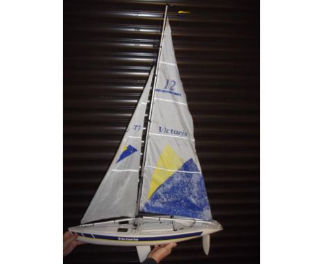 THUNDER TIGER 2 TT5556 VICTORIA 2 RADIO CONTROLLED YACHT BUT WITH NO R/C EQUIPMENT FITTED