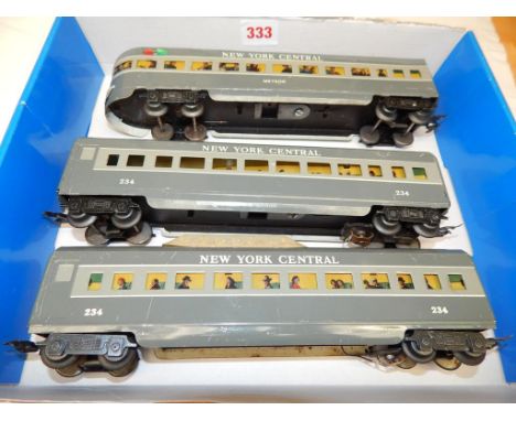 RAKE OF 3 MAR ( MARX) NEW YORK CENTRAL METEOR COACHES WITH LIGHTS ALL U/B BUT IN VERY GOOD CONDITION