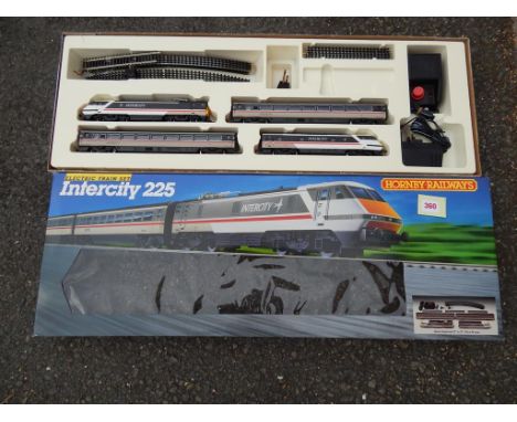 HORNBY INTER CITY 225 SET R 696 BOXED AND RUNS