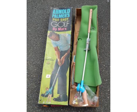 BOXED ARNOLD PALMER 'PRO SHOT' GOLF SET BY MARX
