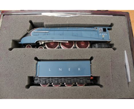 Bachmann Branch Line 4489 Dominion of Canada in presentation box with certificate and outer.
