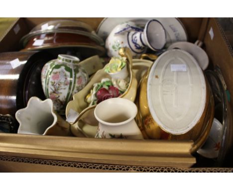 A parcel lot to include mantle clock, Limoges plaques, pill boxes, etc. (One box)