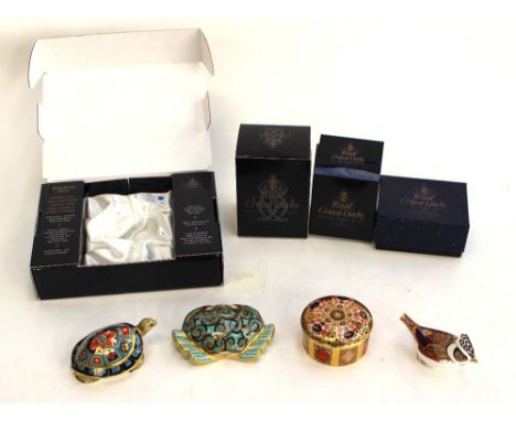 A boxed Royal Crown Derby Collectors Guild 2001 Crested Tit, with a boxed Cromer Crab, a boxed Terrapin and a boxed Old Imari