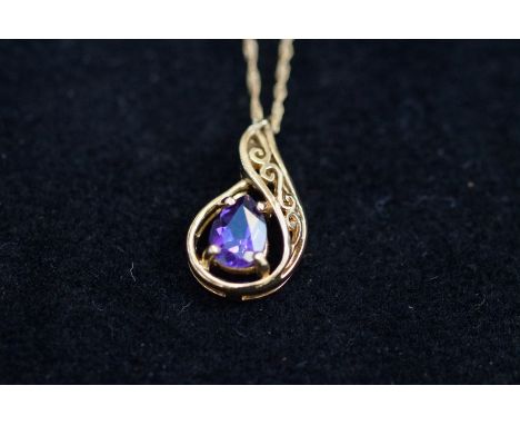 9ct Gold chain &amp; pendant, pendant set with amethyst 