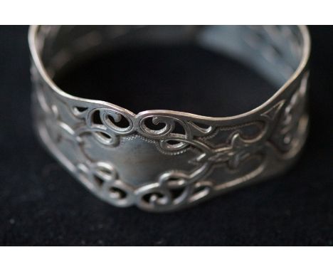 Sterling silver bangle 