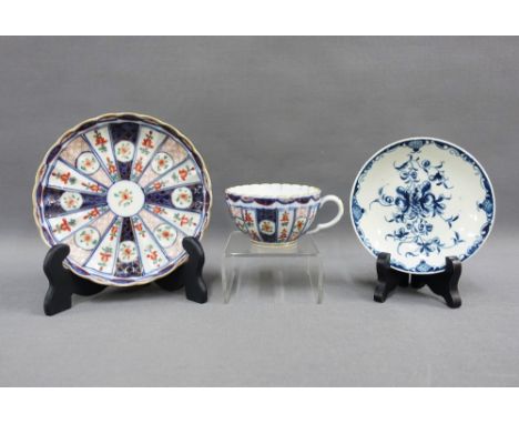 18th century Worcester porcelain cup and saucer of fluted design, together with a Worcester blue and white dish (3)