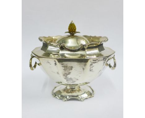 Victorian silver sugar box and cover with an ivory pineapple finial and ring handles, London 1899, 12cm high 