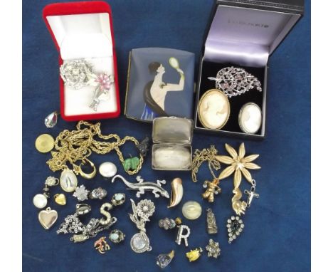 Collectables, Costume jewellery, selection inc. two cameo & various other brooches, gold metal chains, ladies cigarette case,