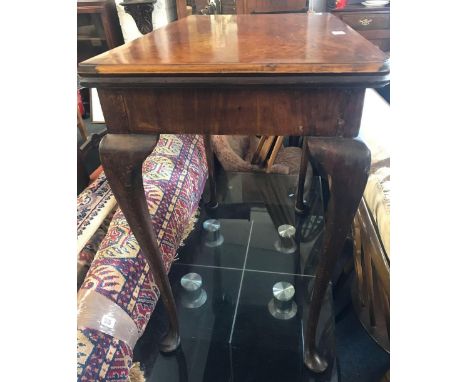 WALNUT &amp; MAHOGANY CARD TABLE WITH SWIVEL TOP