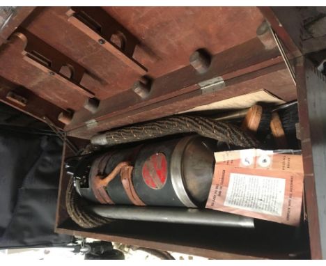 VINTAGE VACTRIC CYLINDER VACUUM CLEANER IN BOX A/F