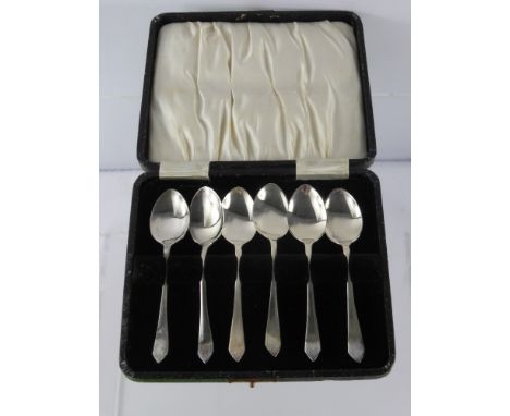 Miscellaneous Silver, including a set of six coffee spoons, sugar nips, single Kings Pattern dessert spoon, two hoof handled 
