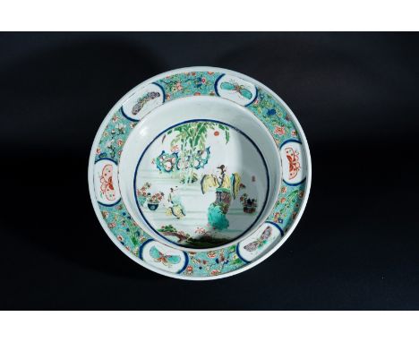 Chinese Art. A large porcelain famille verte basin painted with characters  China, Qing dynasty, 19th century . Small red sea