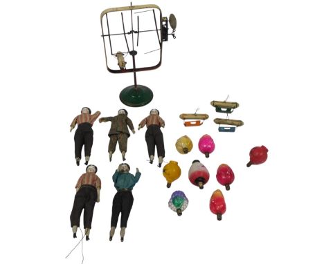 A clockwork toy, various ceramic dolls, etc. (a quantity) 