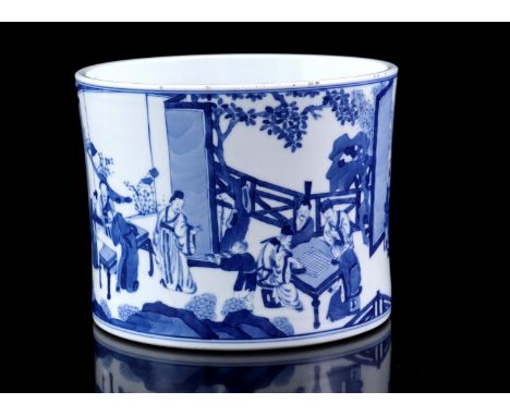 Porcelain brush pot with blue and white decoration of people, Kangxi marked, China 20th century, 16 cm high