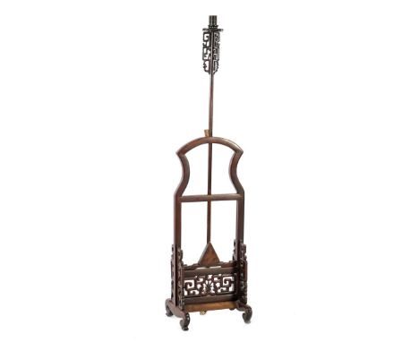 Oriental lamp base with openwork decor and adjustable in height, 152 cm high at lowest position, base is 36 cm wide