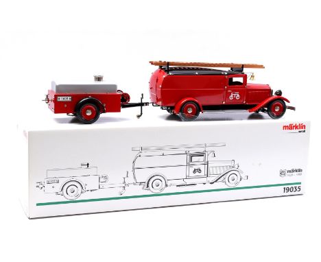 Märklin metall scale model fire truck with ladders and tanker, number 19035, with box (mint condition)