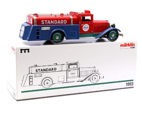 Märklin metall scale model Standard tanker, number 1993, with box and certificate (mint condition)