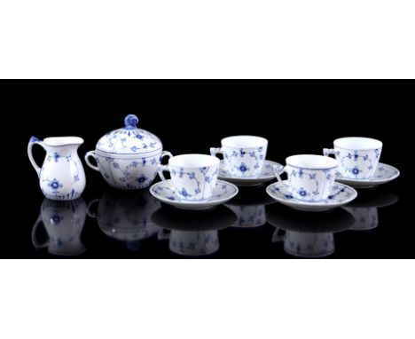 Bing &amp; Grondahl porcelain sugar bowl with seahorse knob on lid, milk jug and 4 cups and saucers with blue decor (1 edge c