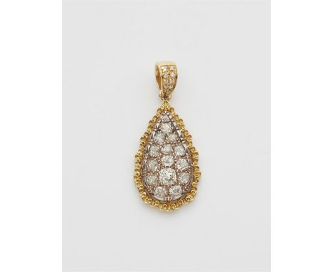 14 kt Gelbgold/Weißgold. 18 kt Gelbgold (Anhängeröse). Bicolor-Tropfenform im pavé gefasst mit 15 Altschliffdiamanten zus. ca