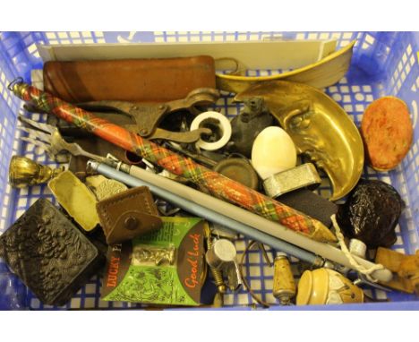 A tray containing a Carltonware pencil, a small metal box, various sundries etc. 