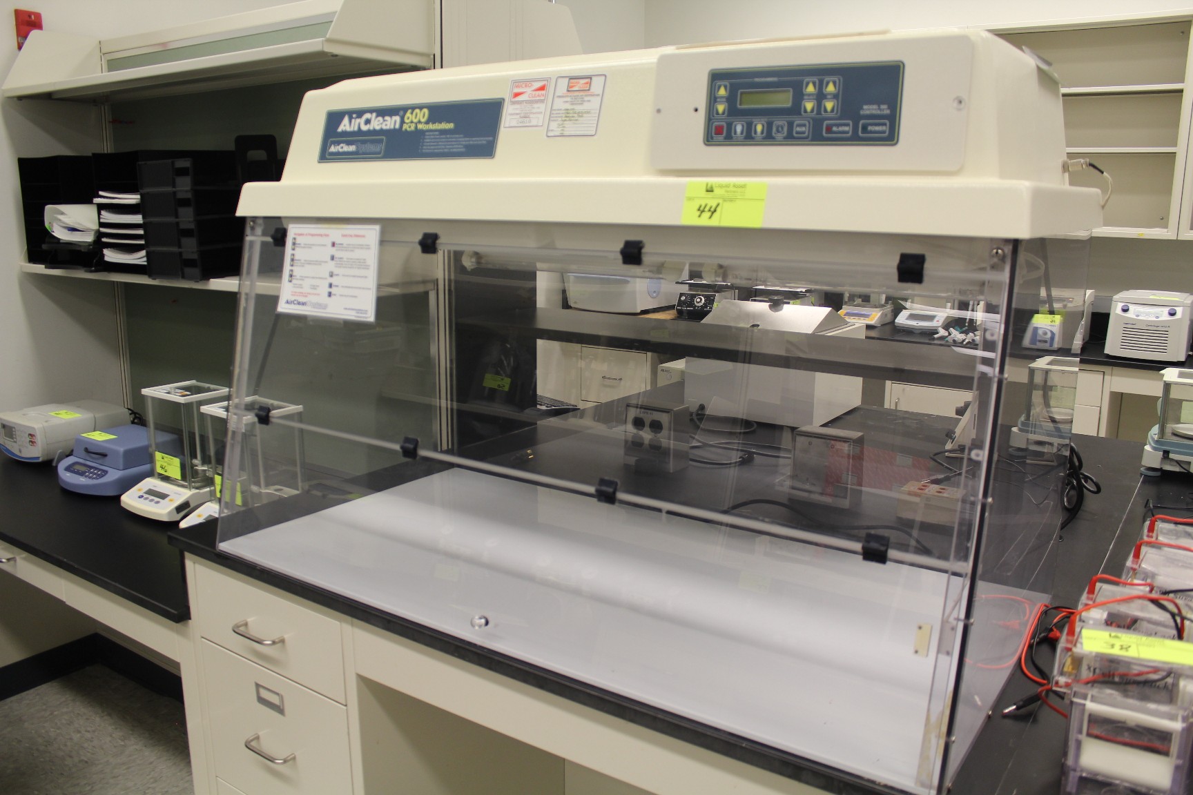 AirClean Systems, 600 PCR Workstation, M AC648LFUVC, S/N AC648