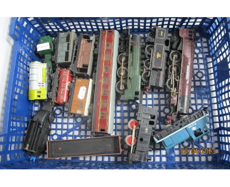 Five "OO" Gauge/4mm Unboxed Locomotives, consisting of Hornby Dublo three rail 0-6-2 N2 (fair), a Hornby Dublo three rail "Du
