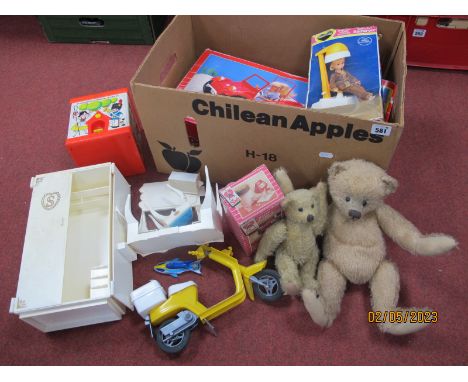 A Quantity of Sindy Accessories, by Pedigree, to include hairdyer, mixer blender, moped, wardrobe; a boxed Petra Jeep; togeth