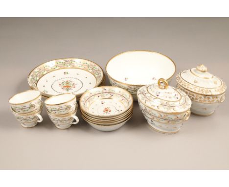 18th century Chamberlain Worcester teaware, two sucriers, four cups, six saucers and a bowl. Marked Chamberlain Worcester to 