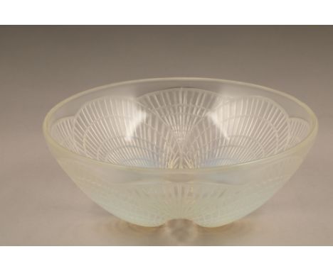 Rene Lalique opalescent coquilles pattern bowl, signed R. Lalique France No 3200, diameter 23.5cm.CONDITION REPORT:Bowl is in