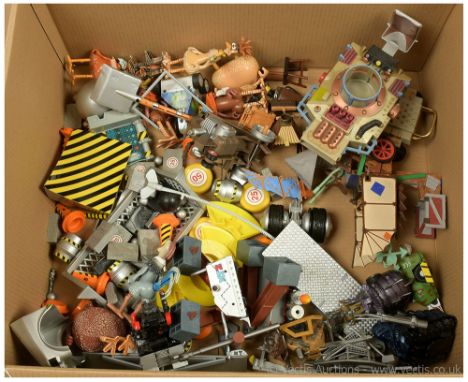 Quantity of TV &amp; Film related collectables from Robot Wars and Chicken Run toy lines, generally Good to Excellent, unchec