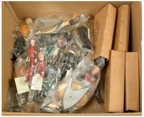 Large quantity of Star Trek large scale figures and figurines x Jean-Luc Picard, Data, Ferengi, Worf, James T. Kirk, and othe